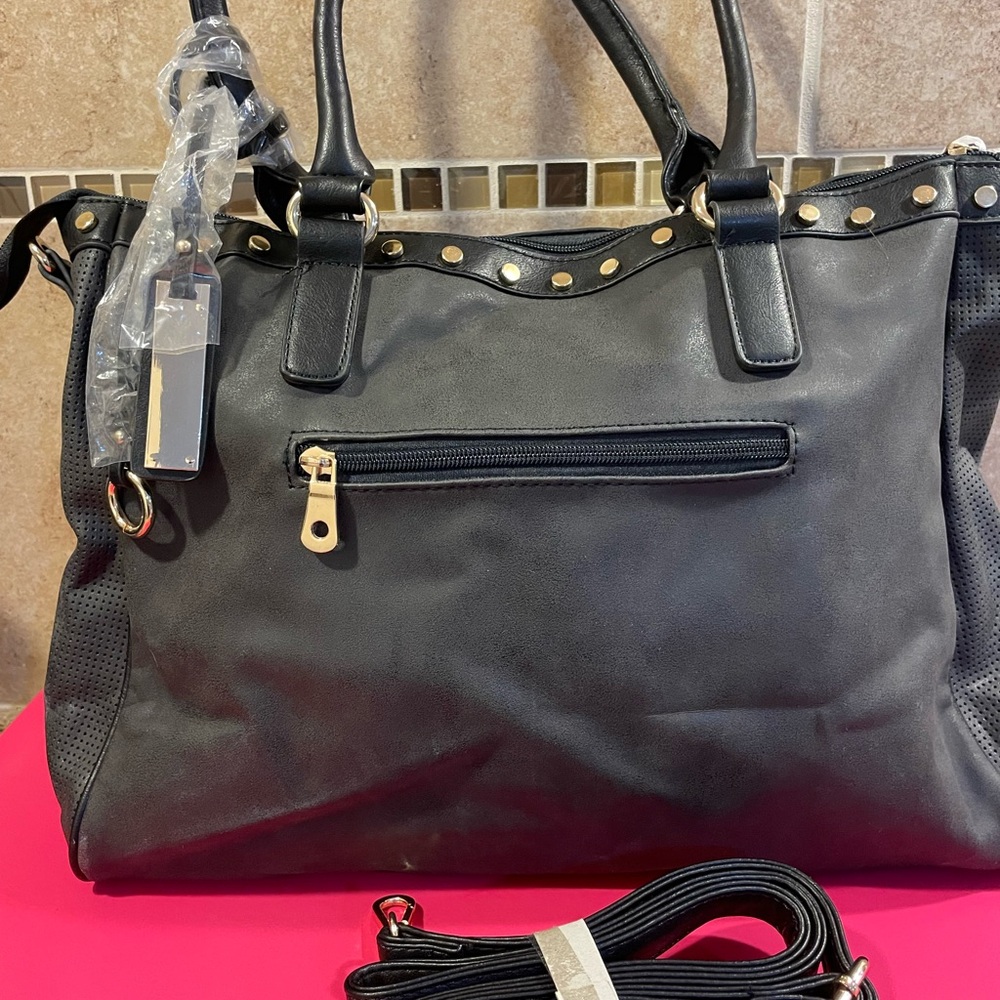 ROBERT MATTHEW Sophisticated Black Leather Tote with Detachable Strap